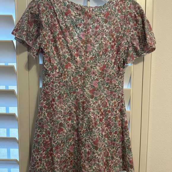 NO LONGER SOLD ON PRINCESS POLLY🚨🚨pink floral romper size 4 never worn - Picture 3 of 6